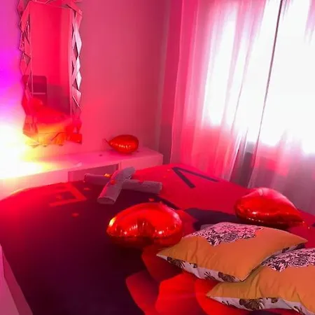 Apartment House 3 *