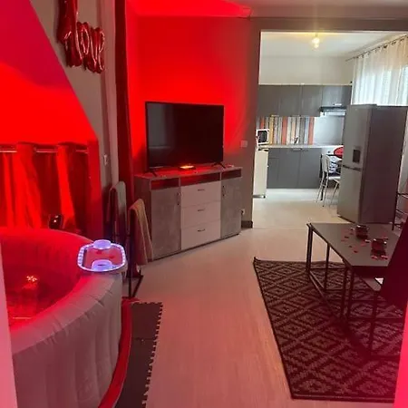 House 3 Apartment *